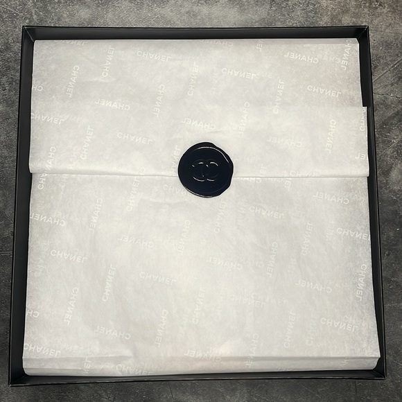 Authentic Chanel Gift Box - Picture 3 of 4